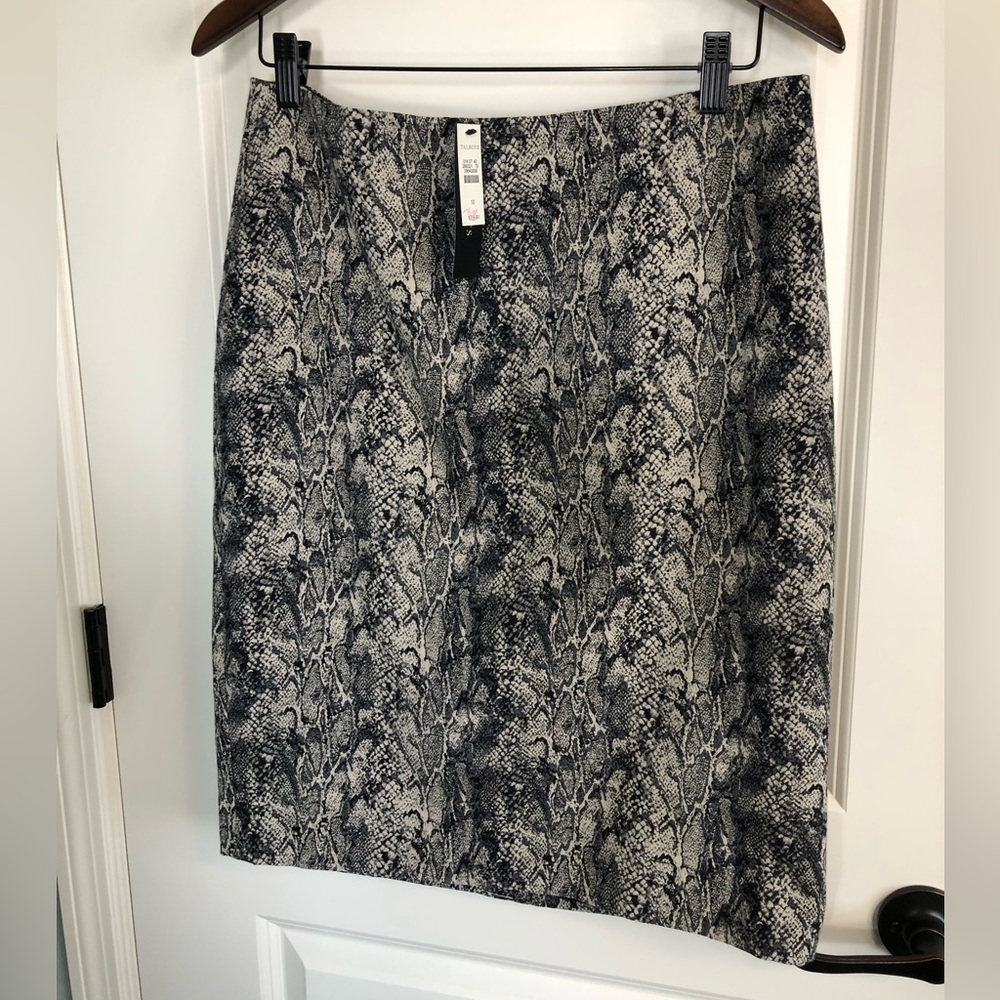NWT! Talbots Python Snakeskin Pencil Skirt Black and Beige. Size 10